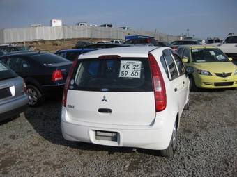 2003 Mitsubishi Colt Pictures