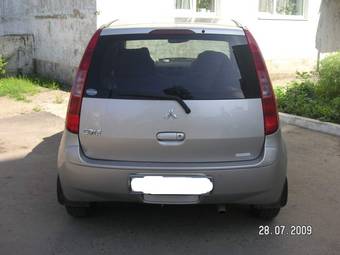2003 Mitsubishi Colt Photos