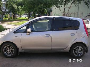 2003 Mitsubishi Colt Photos