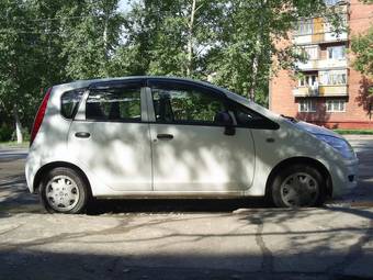 2003 Mitsubishi Colt Photos