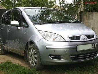 2003 Mitsubishi Colt Photos