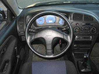 2003 Mitsubishi Colt Pictures