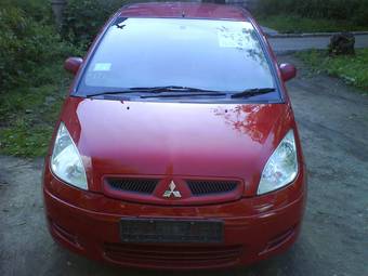 2003 Mitsubishi Colt Pictures