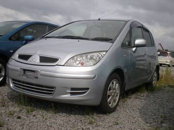 2003 Mitsubishi Colt Pictures