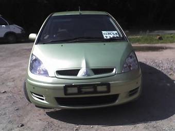 2003 Mitsubishi Colt Pictures