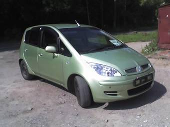 2003 Mitsubishi Colt Photos