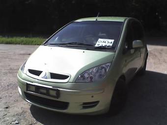 2003 Mitsubishi Colt Photos