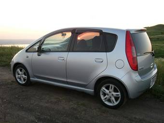 2003 Mitsubishi Colt Pictures