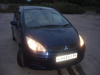 2003 Mitsubishi Colt Pictures