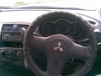 2003 Mitsubishi Colt Photos