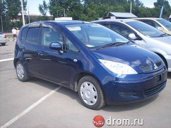 2003 Mitsubishi Colt Pictures