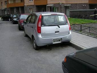 2003 Mitsubishi Colt Pictures