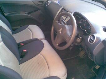 2003 Mitsubishi Colt Pictures