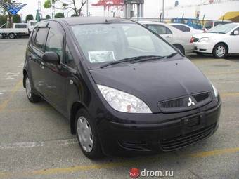 2003 Mitsubishi Colt Photos