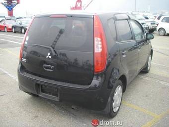 2003 Mitsubishi Colt Pictures