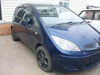 2003 Mitsubishi Colt Pictures