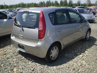2003 Mitsubishi Colt Pictures