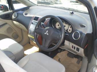 2003 Mitsubishi Colt Photos