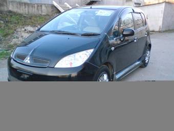 2003 Mitsubishi Colt Photos