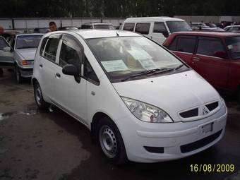 2003 Mitsubishi Colt Photos