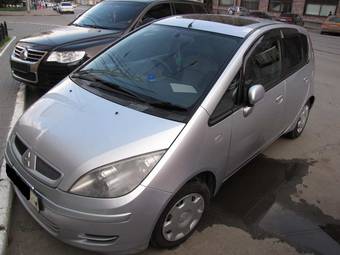 2003 Mitsubishi Colt Photos
