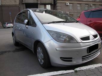 2003 Mitsubishi Colt Pictures