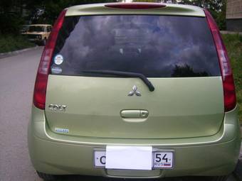 2003 Mitsubishi Colt Pics