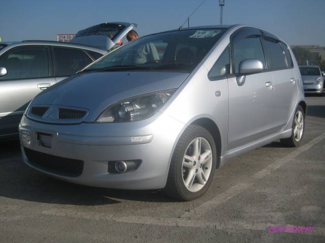 2003 Mitsubishi Colt