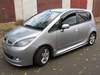 2003 Mitsubishi Colt Photos