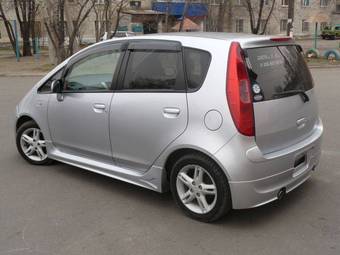 2003 Mitsubishi Colt Pictures