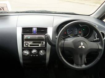 2003 Mitsubishi Colt Photos