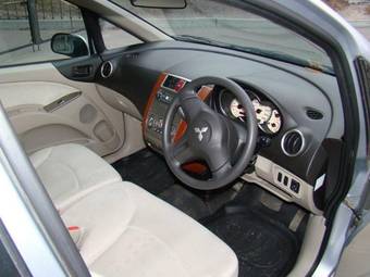 2003 Mitsubishi Colt Pictures