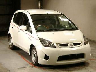 2003 Mitsubishi Colt Pictures
