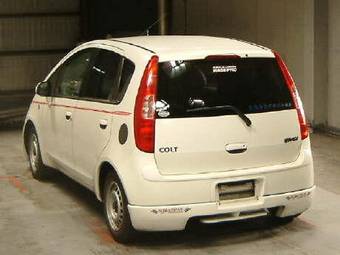 2003 Mitsubishi Colt Pictures