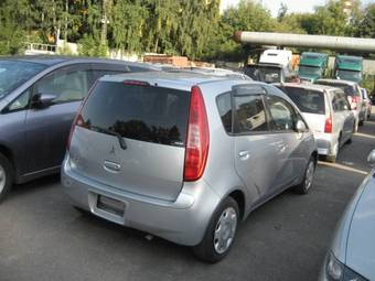 2003 Mitsubishi Colt Photos