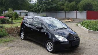 2003 Mitsubishi Colt Photos