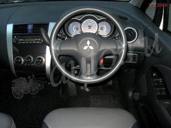 2003 Mitsubishi Colt Photos