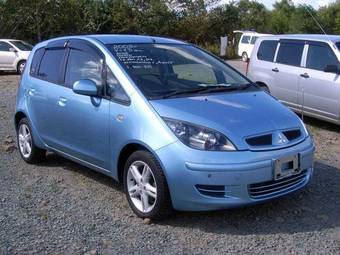 2003 Mitsubishi Colt Pictures