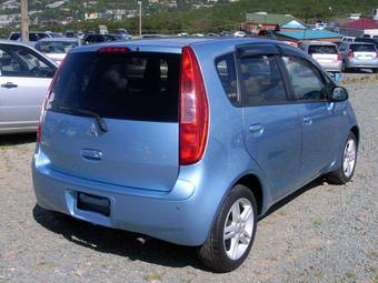 2003 Mitsubishi Colt Photos
