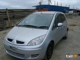 2003 Mitsubishi Colt Pictures