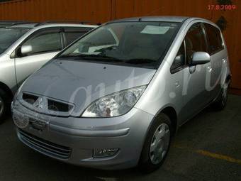 2003 Mitsubishi Colt Photos