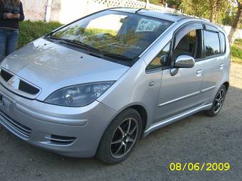 2003 Mitsubishi Colt Photos