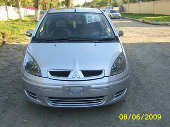 2003 Mitsubishi Colt Pictures
