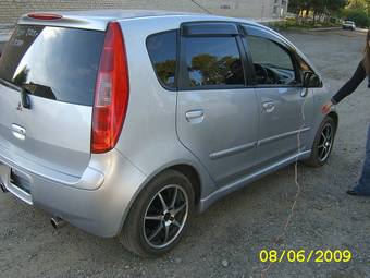 2003 Mitsubishi Colt Photos