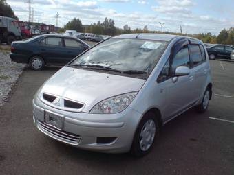 2003 Mitsubishi Colt Pictures