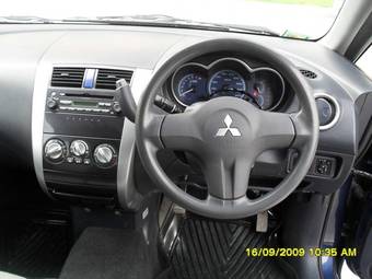 2003 Mitsubishi Colt Photos