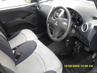 2003 Mitsubishi Colt Photos