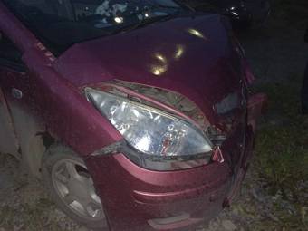 2003 Mitsubishi Colt Pictures