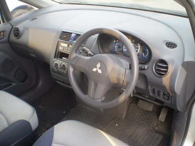 2004 Mitsubishi Colt