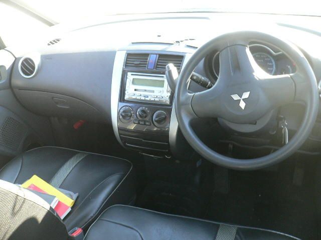 2004 Mitsubishi Colt